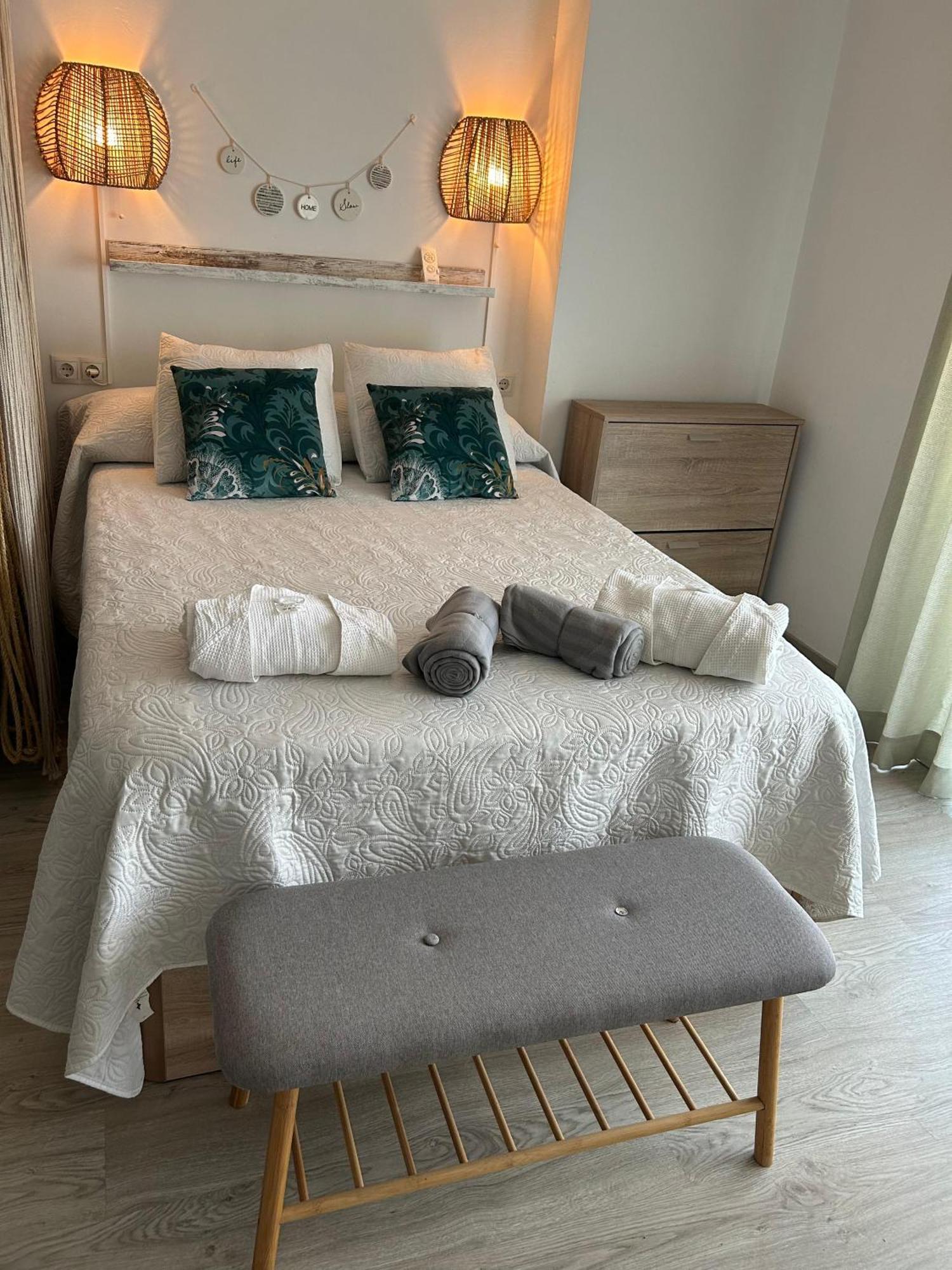 Apartamento Totalmente Reformado Con Piscina Y Jardines Al Lado De La Playa De La Carihuela Torremolinos Exteriér fotografie